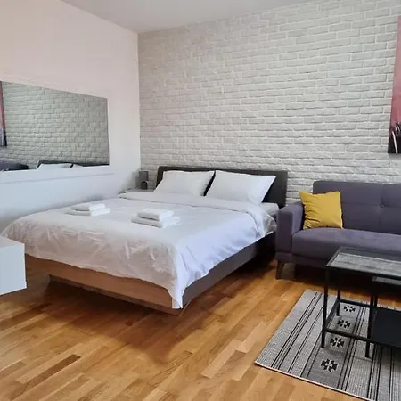 Grove II Apartment = Strict City Centre Novi Sad Exterior photo