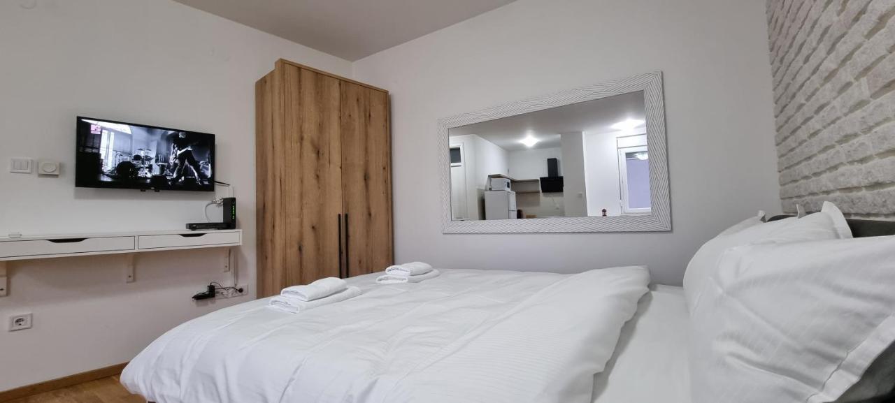 Apartment Grove Ii = Strict Centre *